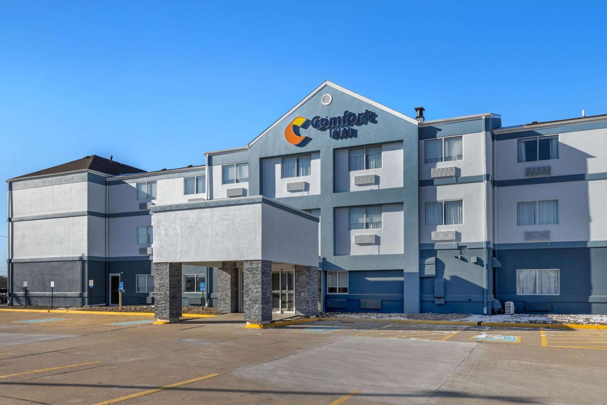 Comfort Inn Davenport East - Bettendorf Давенпорт Екстер'єр фото